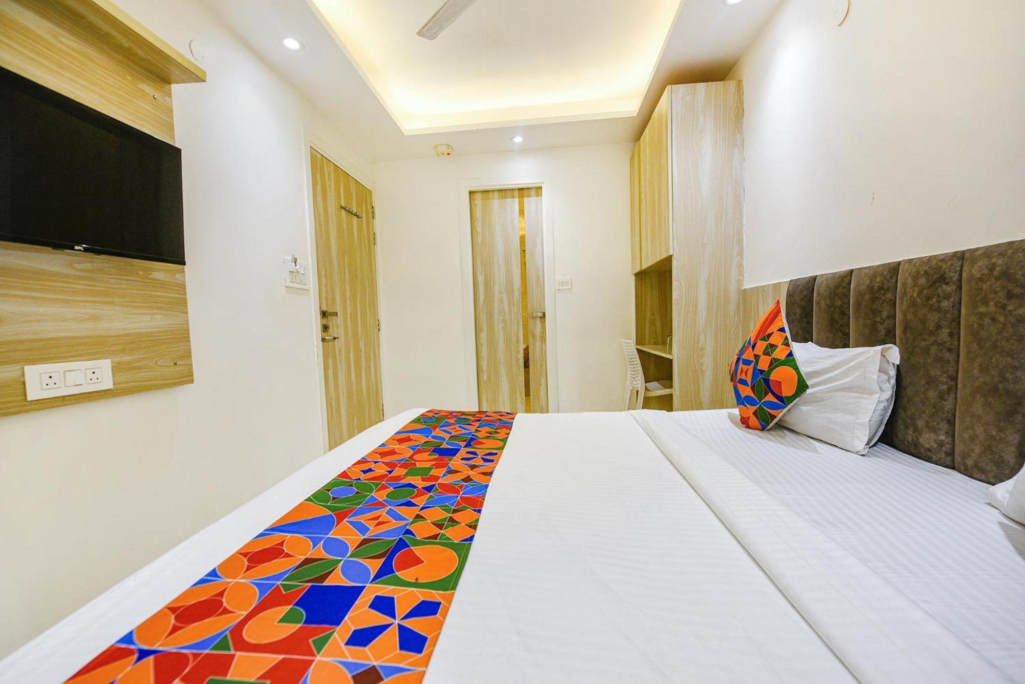 Fabhotel Luxury Inn Near Adarsh Nagar Metro Дели Экстерьер фото