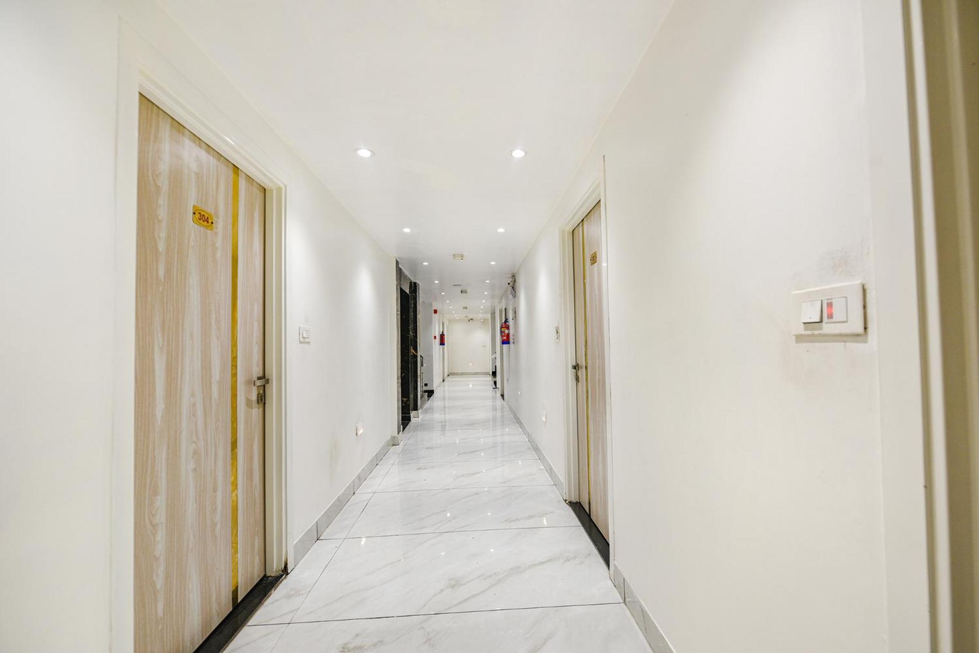 Fabhotel Luxury Inn Near Adarsh Nagar Metro Дели Экстерьер фото