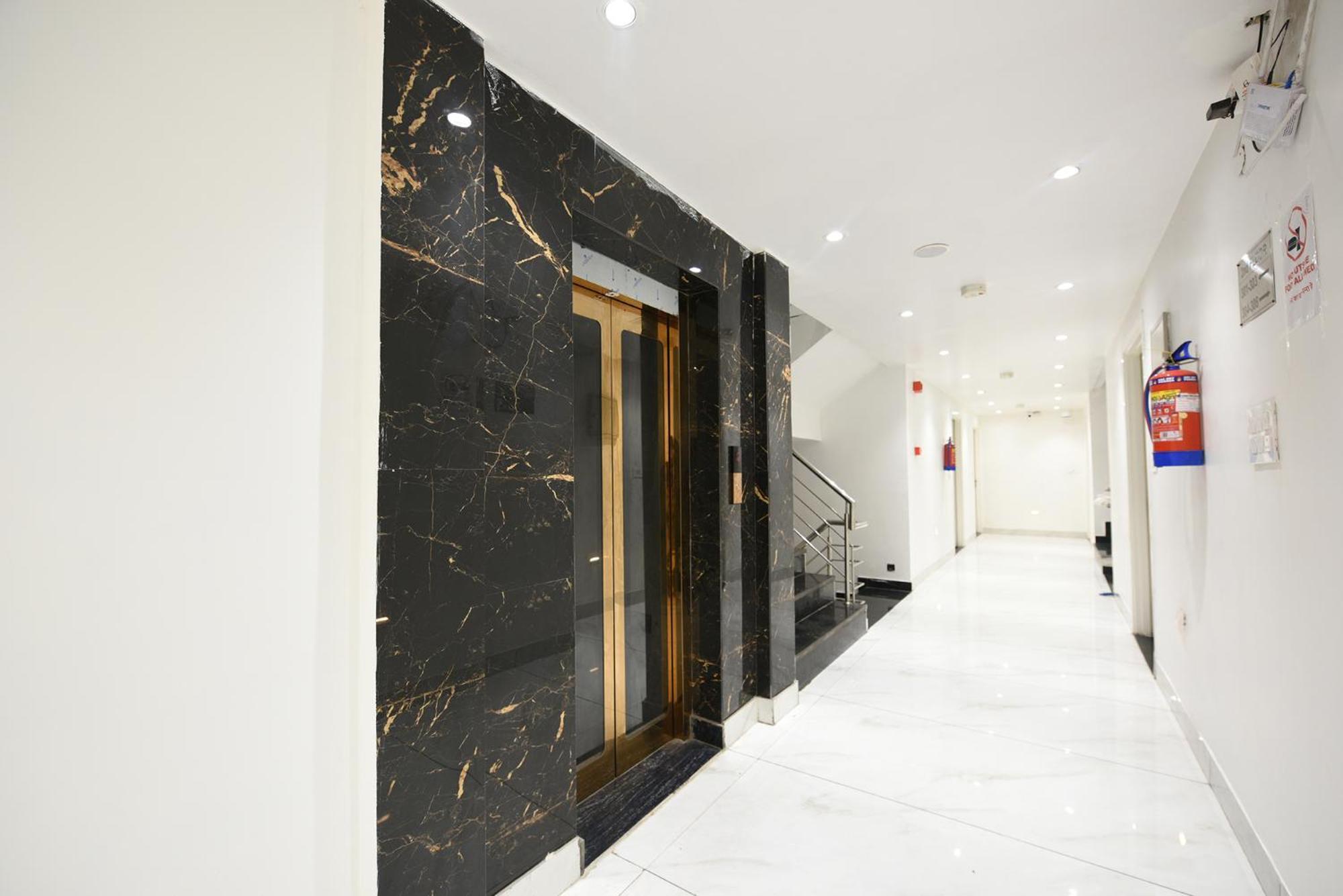 Fabhotel Luxury Inn Near Adarsh Nagar Metro Дели Экстерьер фото