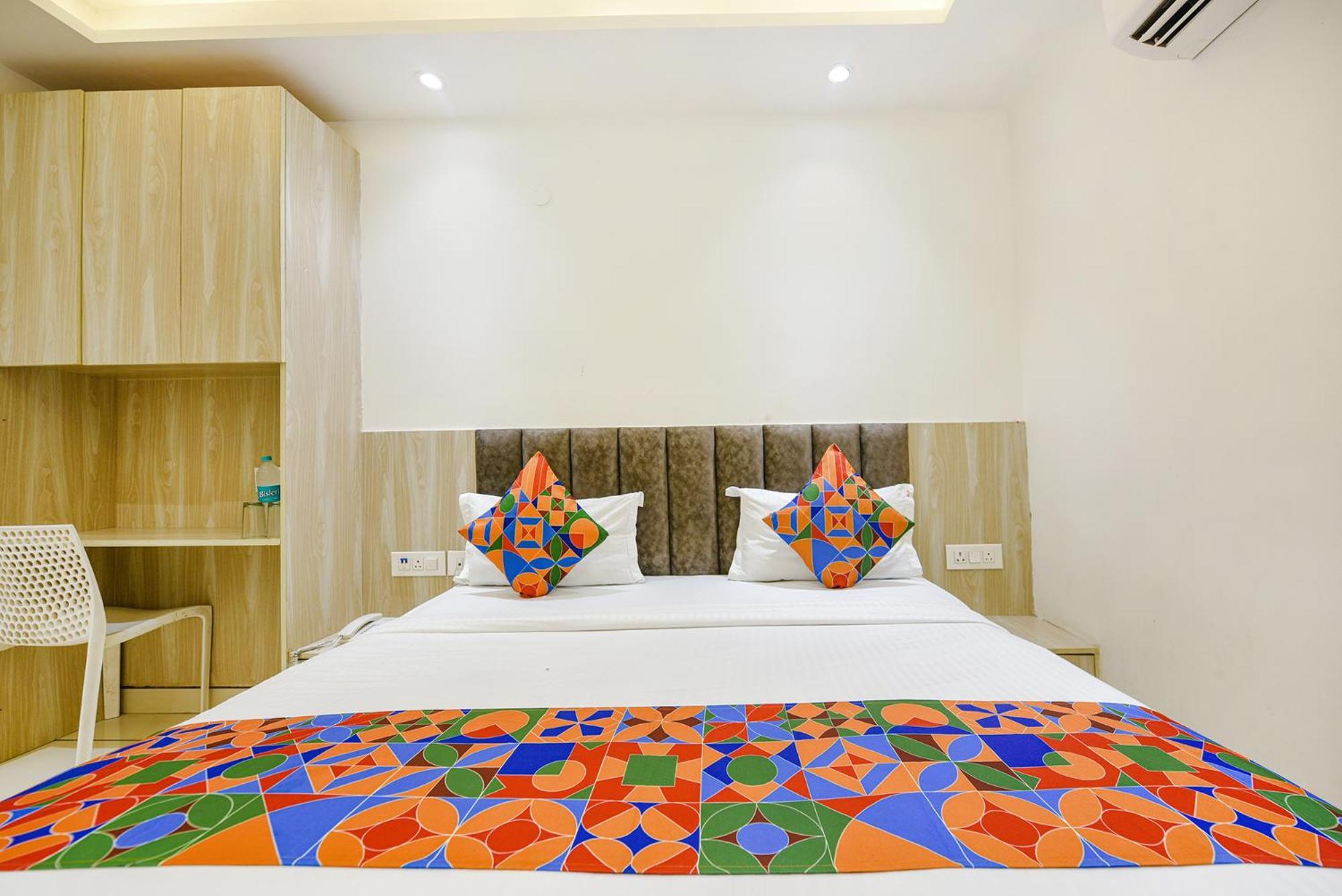 Fabhotel Luxury Inn Near Adarsh Nagar Metro Дели Экстерьер фото